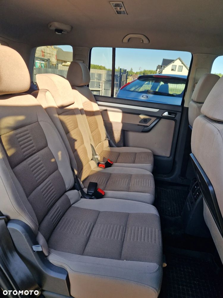 Volkswagen Touran 2.0 TDI Highline - 5