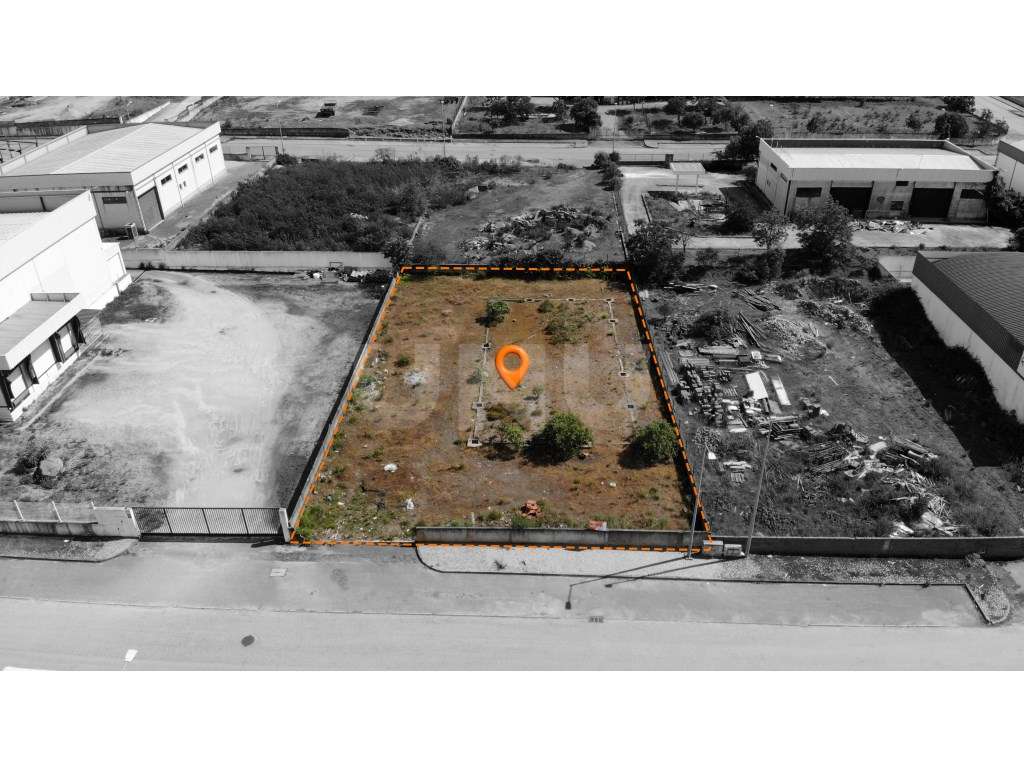 Terreno Industrial com 1.031 m2 em Arraiolos - Localização Premium - Grande imagem: 3/13