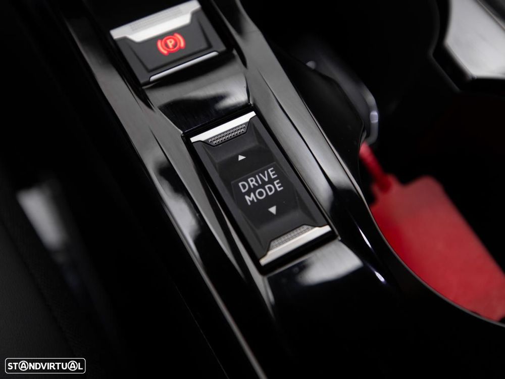 Peugeot 2008 1.2 PureTech Allure EAT8 - 19