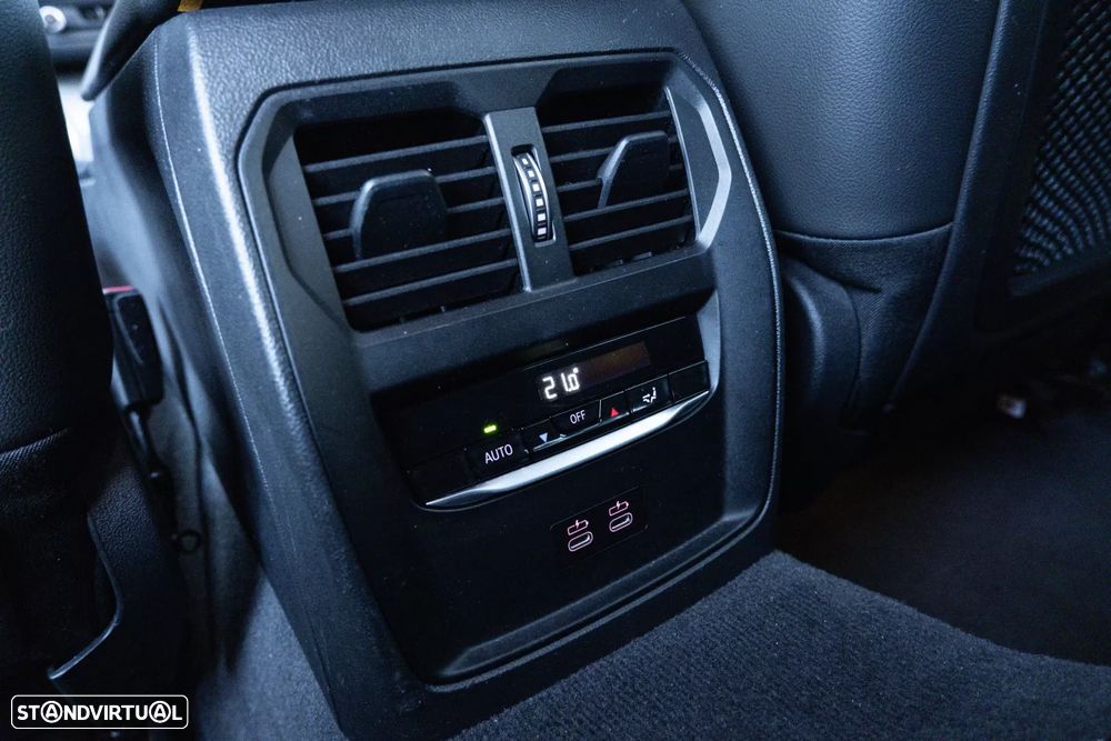 BMW 330 e Pack M Auto - 14