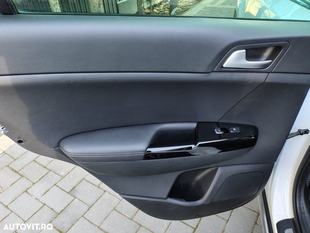 Kia Sportage 2,0 CRDI AWD Aut. GT Line - 24