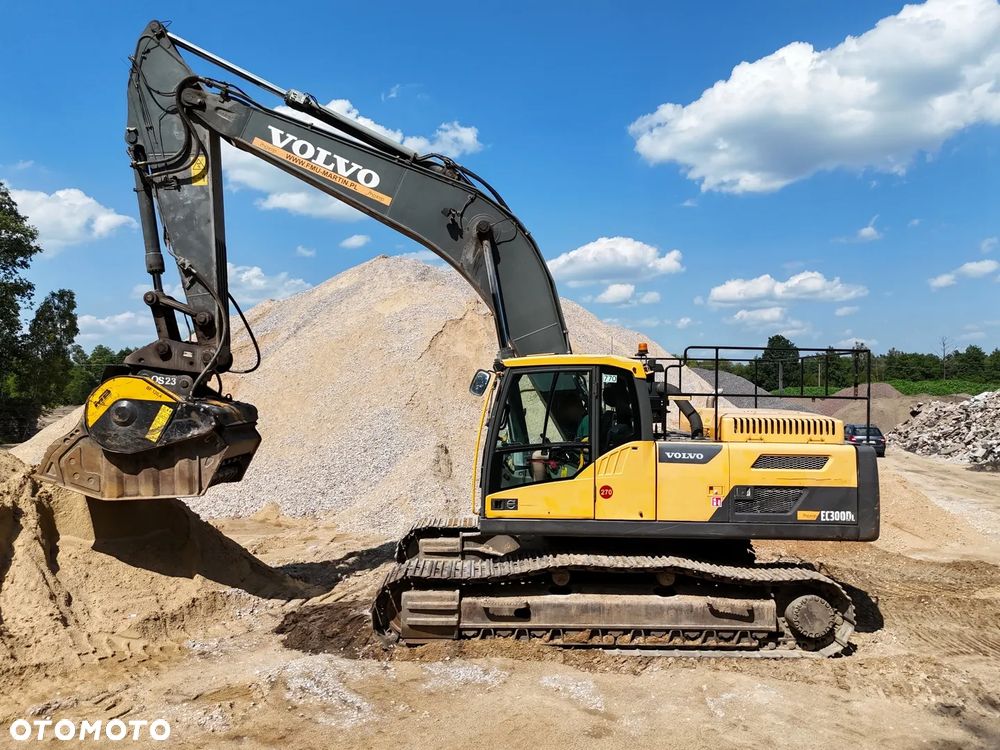 Volvo EC300DL - 12