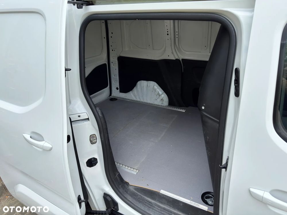 Opel COMBO L1 Automat - 9