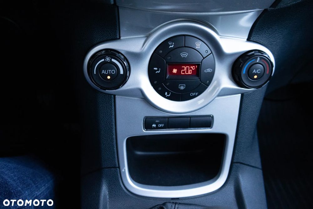 Ford Fiesta 1.6 Sport - 19