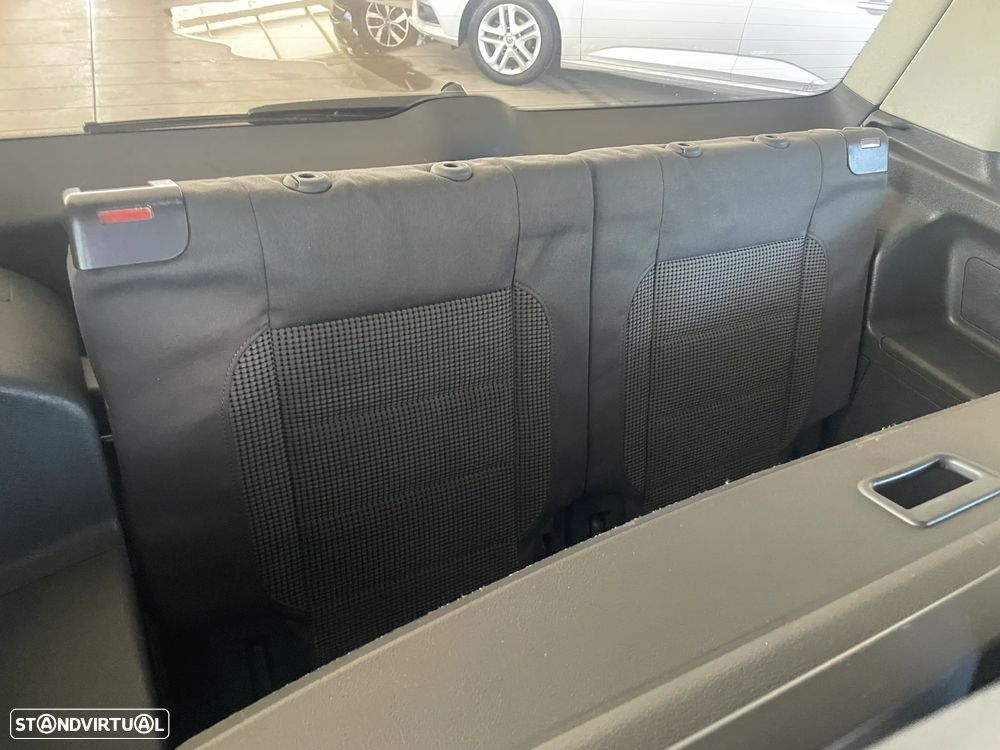 VW Touran 1.9 TDi Highline 7L - 18