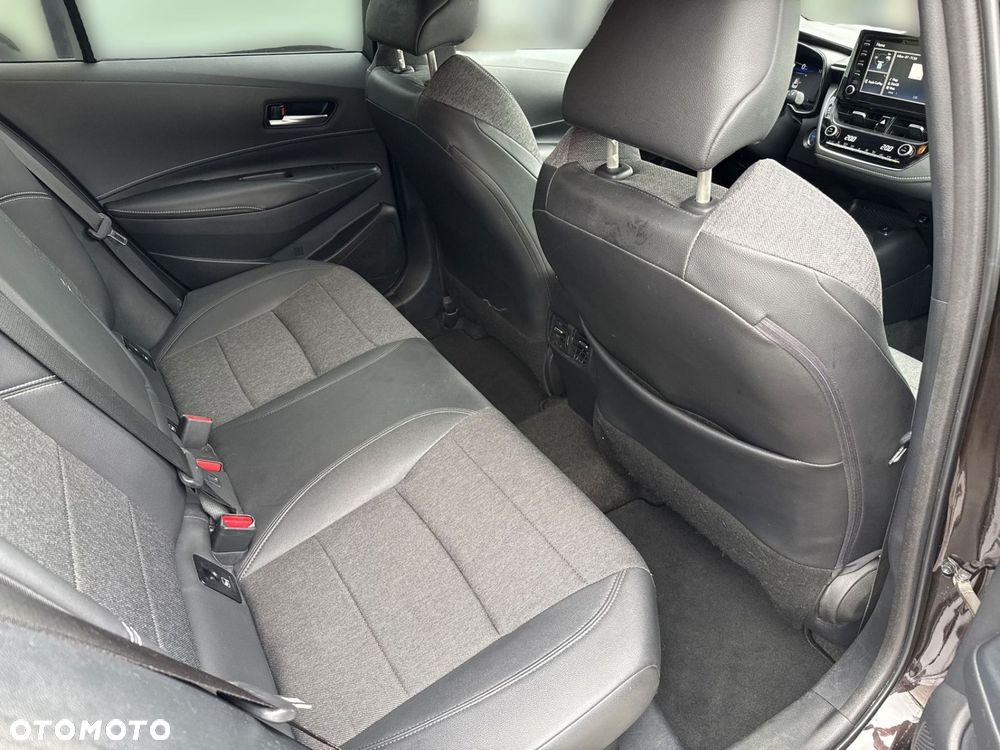 Toyota Corolla 1.8 Hybrid Comfort - 28