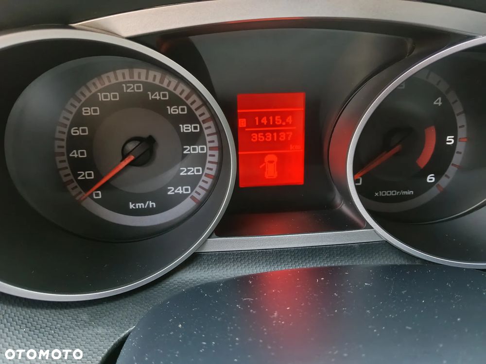 Mitsubishi Outlander - 6
