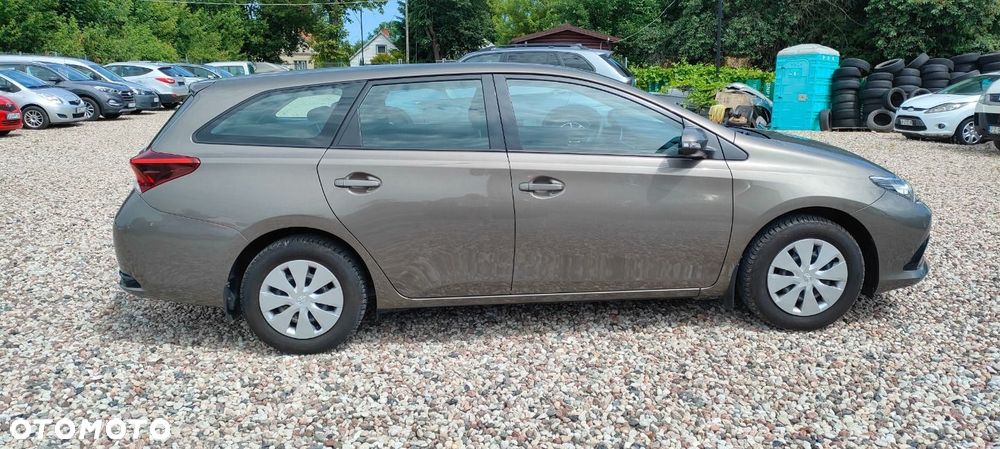 Toyota Auris - 9