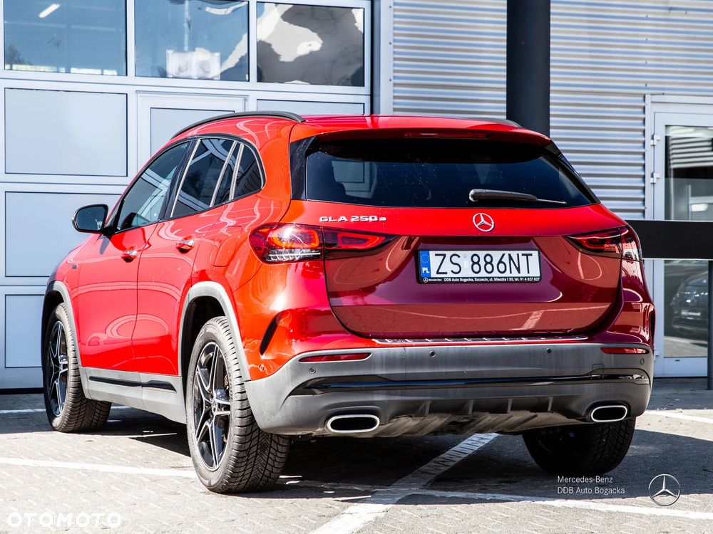 Mercedes-Benz GLA 250e AMG Line - 11