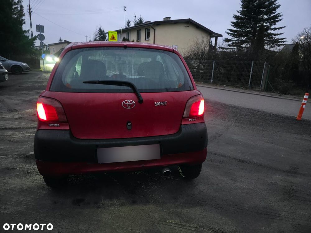 Toyota Yaris 1.0 Base - 6