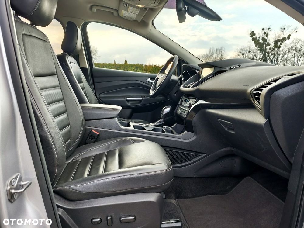 Ford Escape 2.0 EcoBoost AWD Titanium - 31