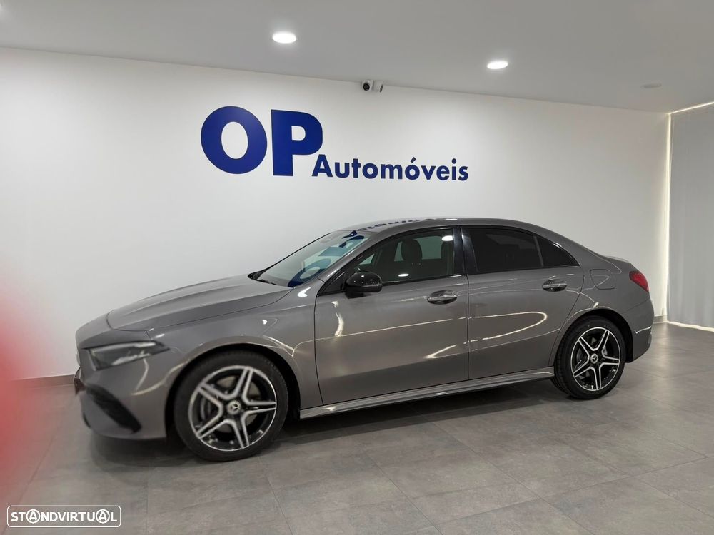 Mercedes-Benz A 250 Limousine e AMG Line - 3