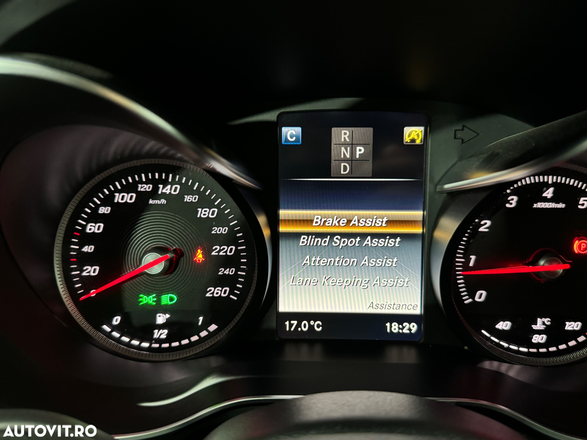 Mercedes-Benz GLC 250 4MATIC - 38