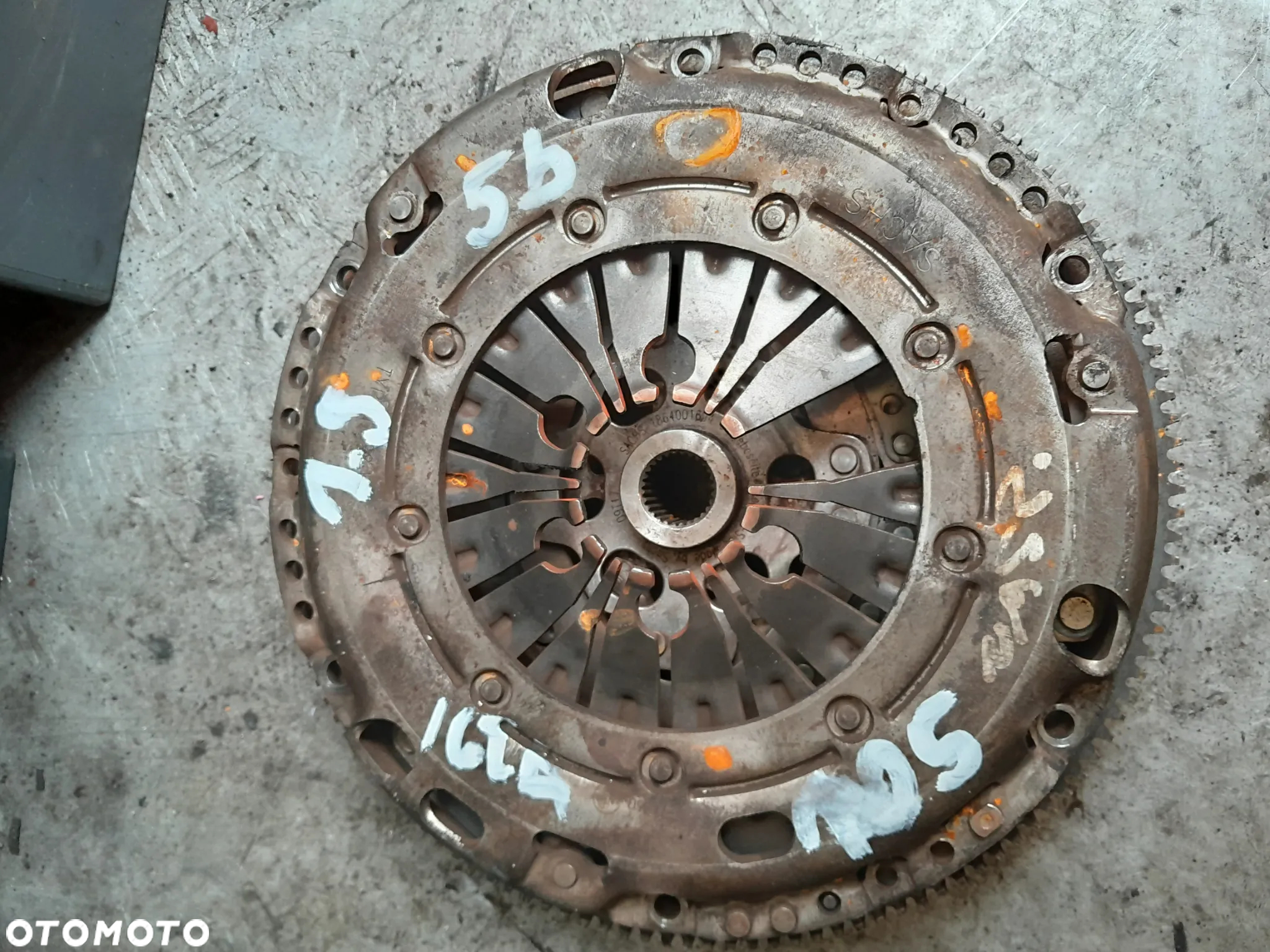 Koło zamachowe dwumasowe sprzęgło VW Golf V Caddy 1.9 TDI - 2