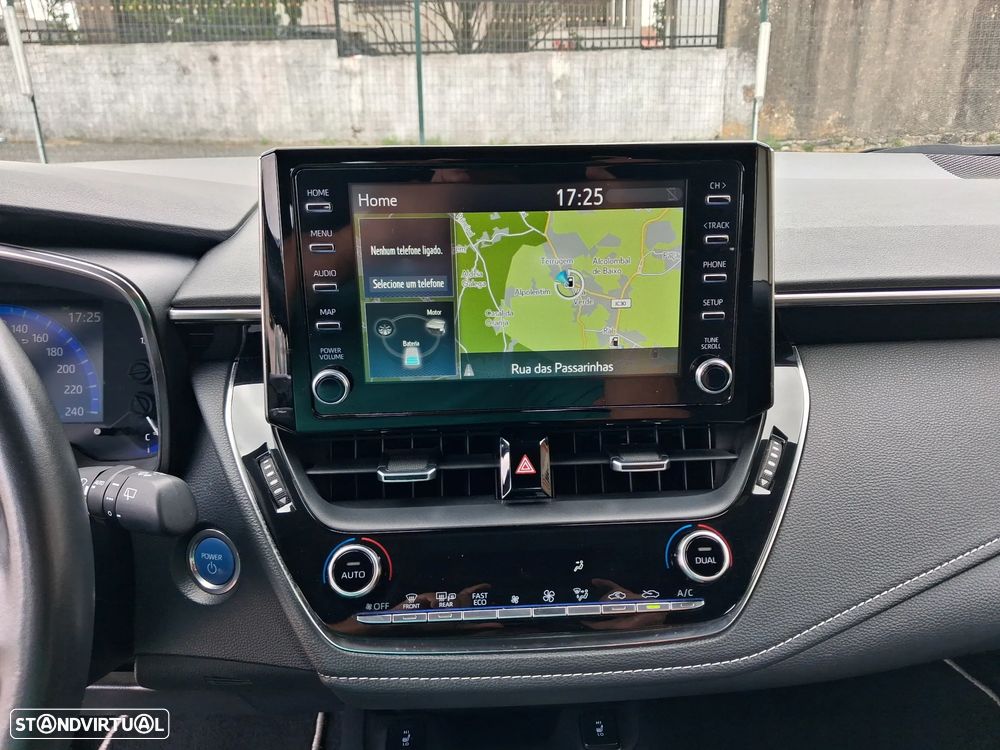 Toyota Corolla 1.8 Hybrid Exclusive - 12