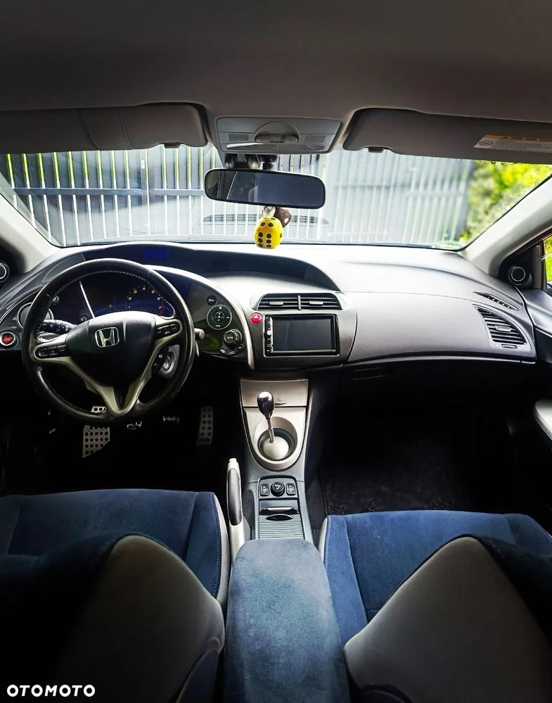 Honda Civic 1.8i-VTEC Sport - 12