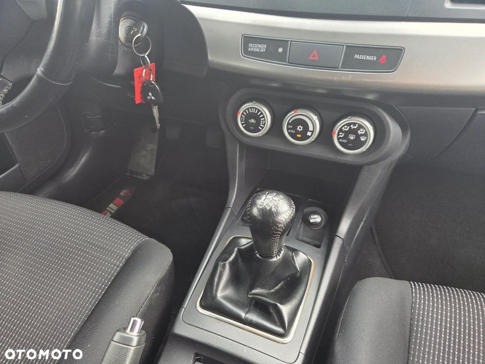 Mitsubishi Lancer 1.8 Invite - 13