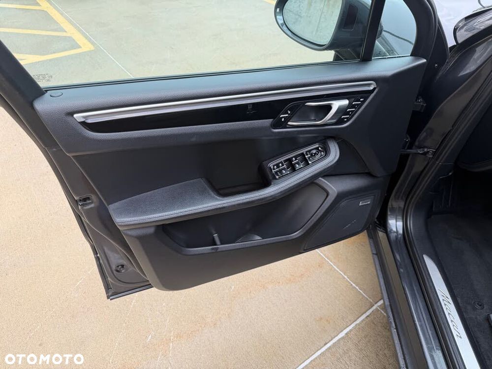 Porsche Macan Standard - 16
