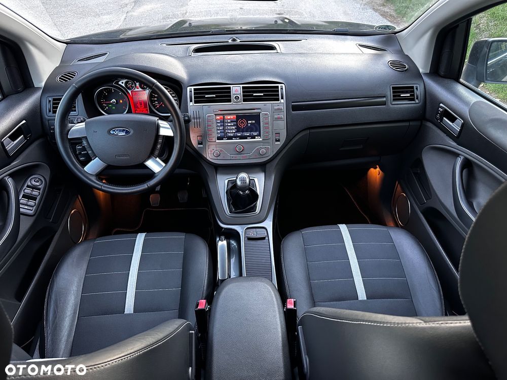 Ford Kuga 2.0 TDCi 2x4 Titanium - 20
