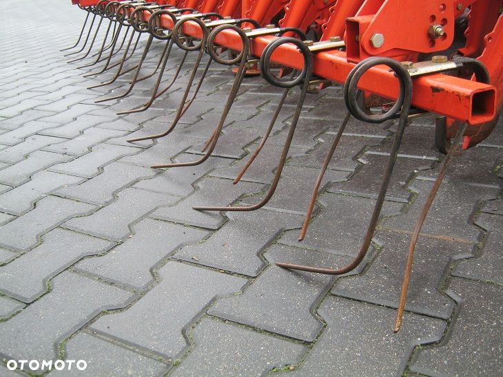 Kuhn INTEGRA 3000 - 8
