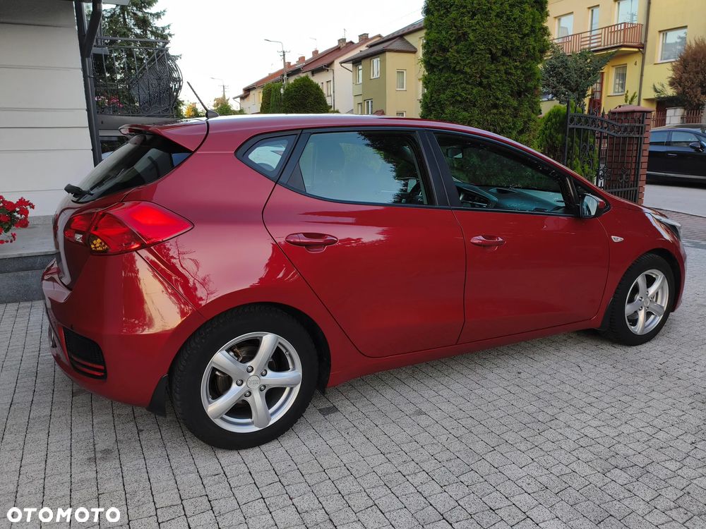 Kia Ceed 1.6 GDI L - 6