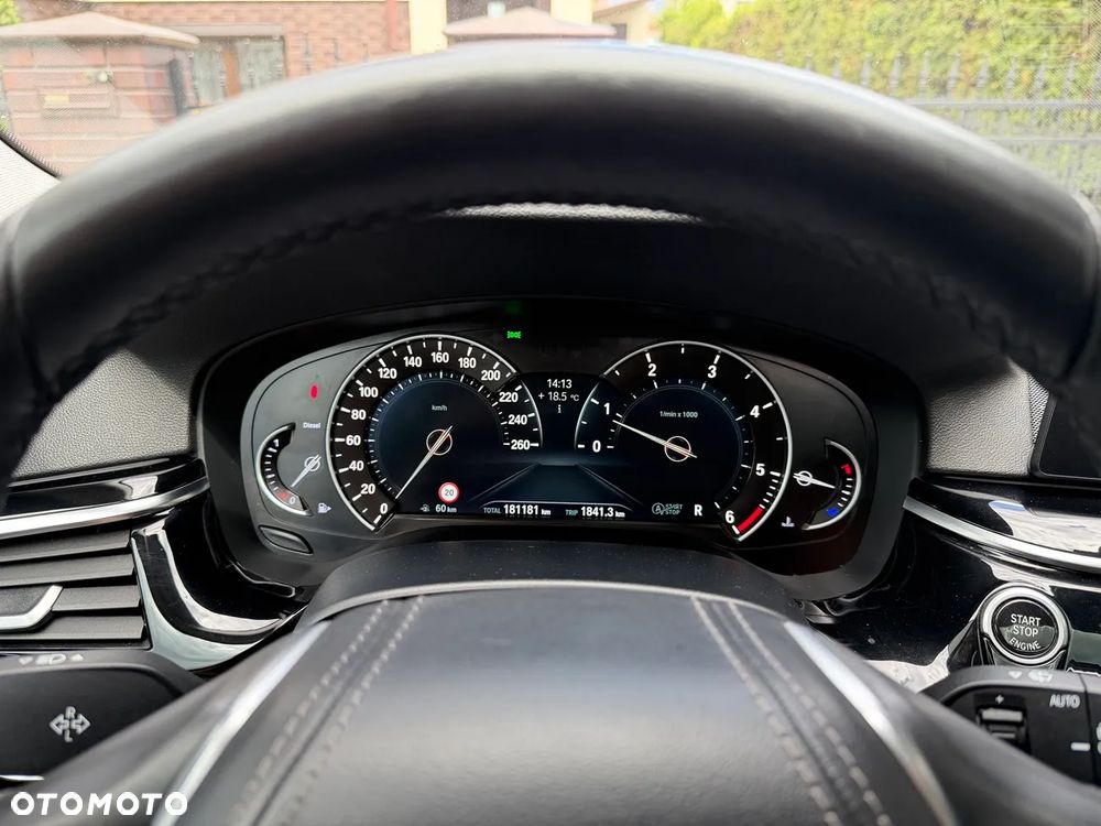 BMW Seria 5 520d Sport Line - 31