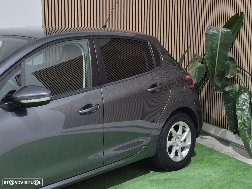 Peugeot 208 1.2 VTi Active - 4