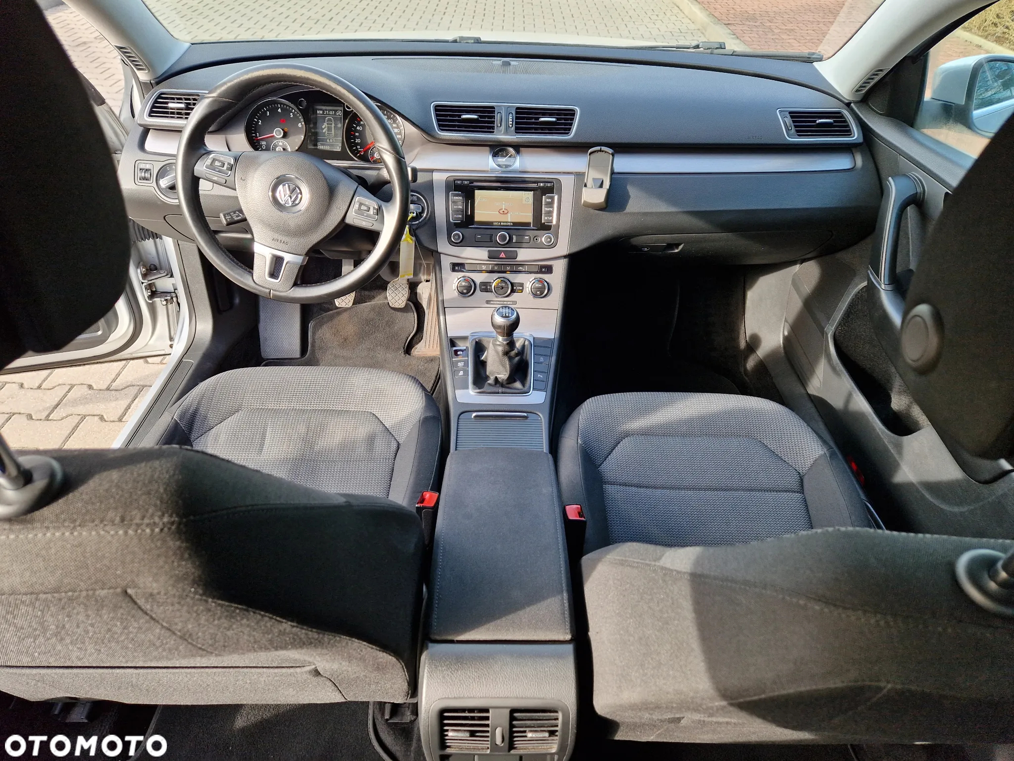 Volkswagen Passat - 15