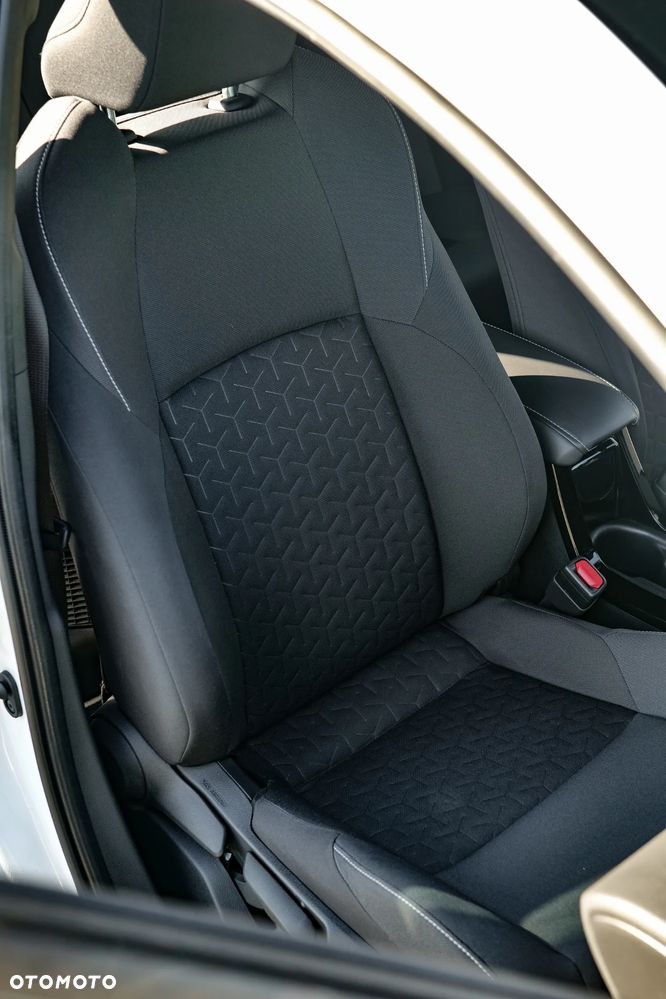 Toyota Corolla 1.8 Hybrid Comfort - 17
