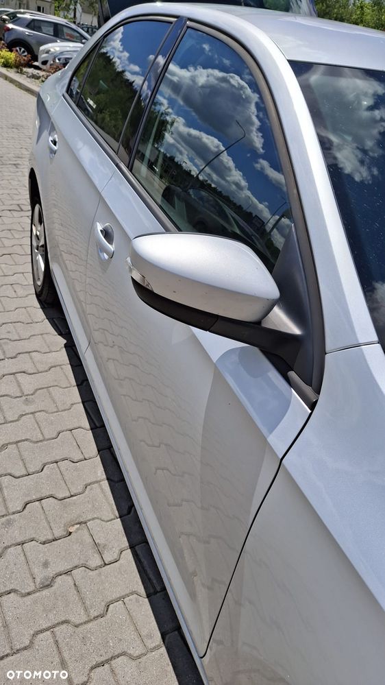 Skoda RAPID 1.2 TSI Ambition - 15