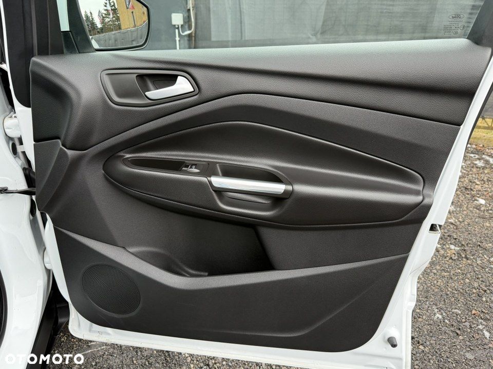 Ford Kuga 1.5 EcoBoost 2x4 Titanium - 31