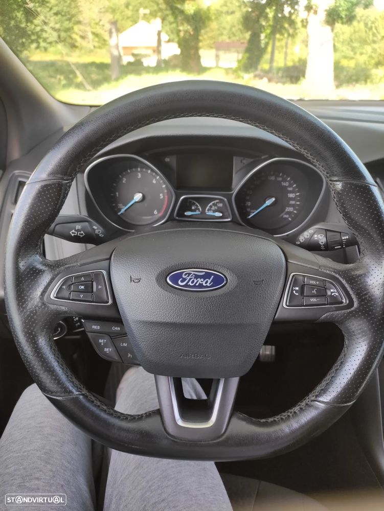 Ford Focus 1.5 TDCi ST-Line - 13
