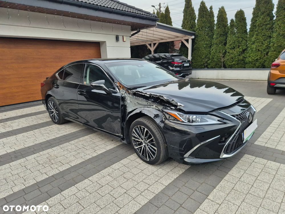 Lexus ES 300h Prestige - 35