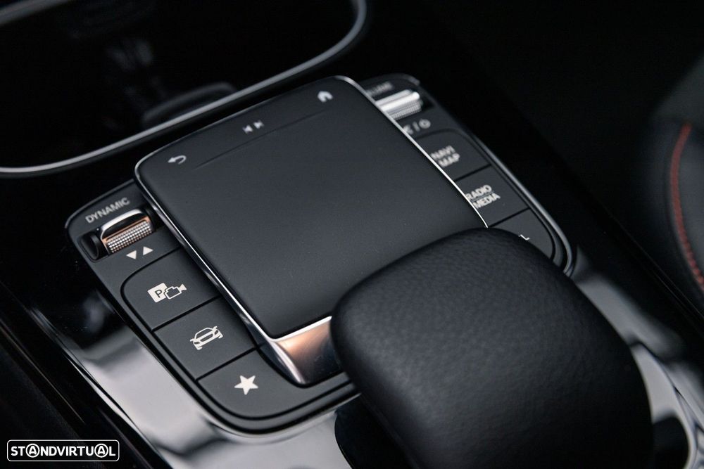 Mercedes-Benz CLA 250 e Shooting Brake AMG Line - 36