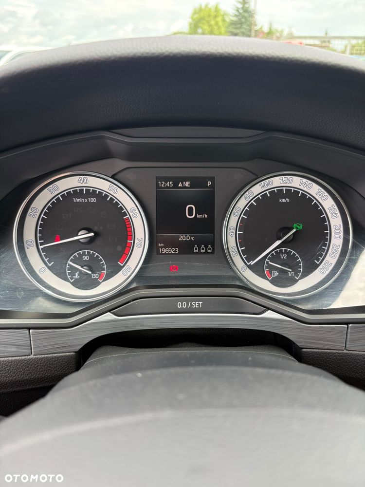 Skoda Superb 2.0 TSI Ambition DSG - 6