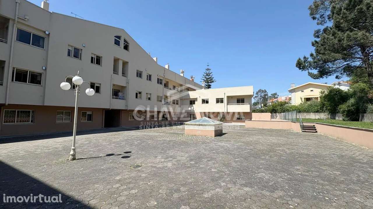 Editar imóvel - T2 Duplex Renovado com Terraço, Garagem Box e 3 WC - Grande imagem: 2/24