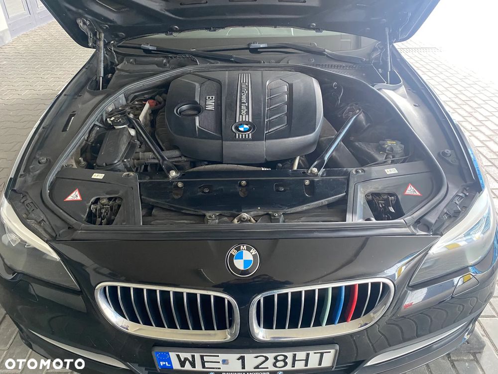 BMW Seria 5 520d xDrive - 15