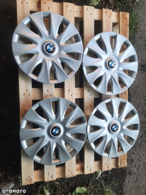 Kolpak BMW 16" Oryginalne 17812610 komplet