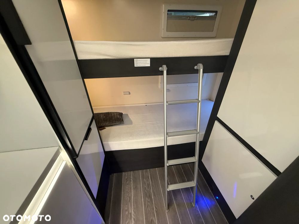 Roller Team 277 camper 7-osób kamper camper zamiana - 21