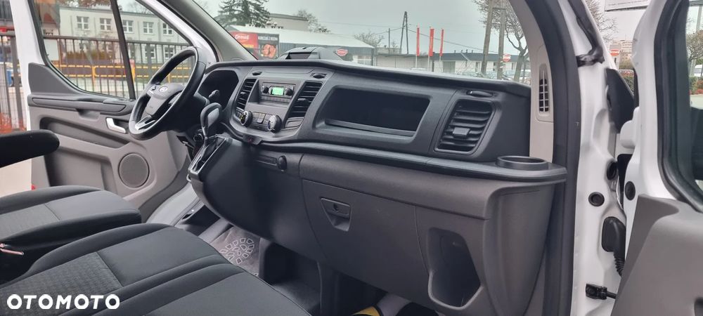 Ford TRANSIT CUSTOM - 13