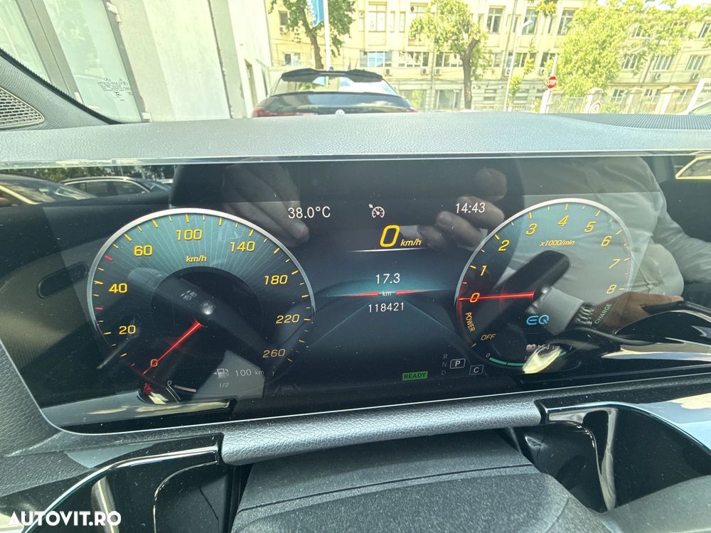 Mercedes-Benz GLA 250 e - 11