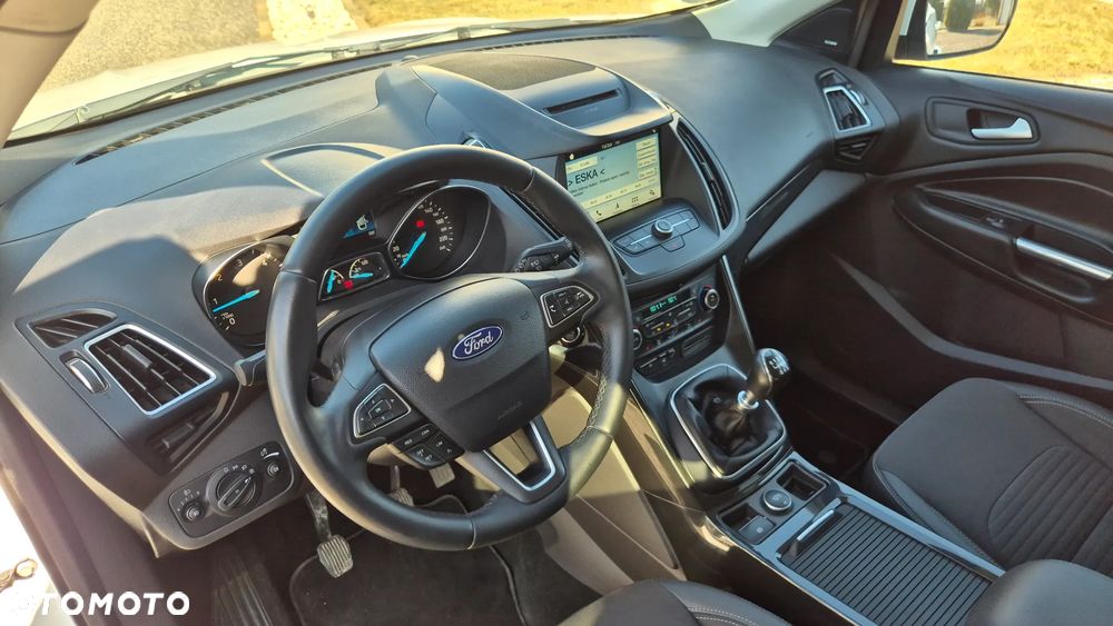 Ford Kuga 2.0 TDCi 4x2 Titanium - 39