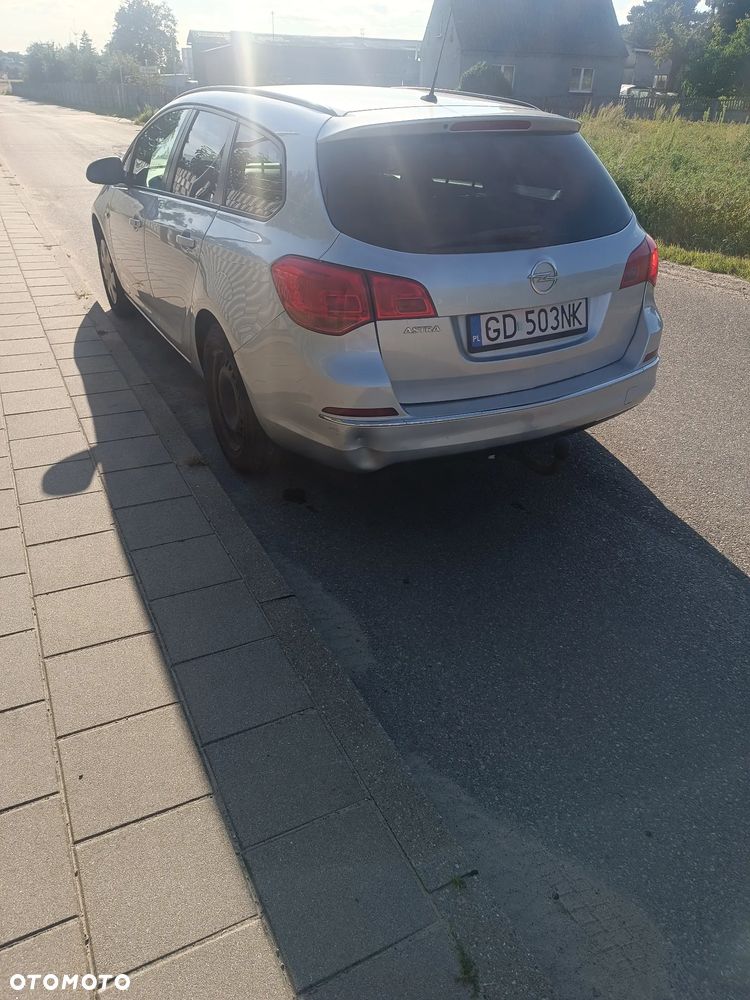 Opel Astra 2014 photo 3
