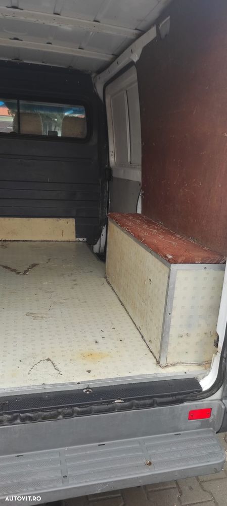 Mercedes-Benz Sprinter - 13