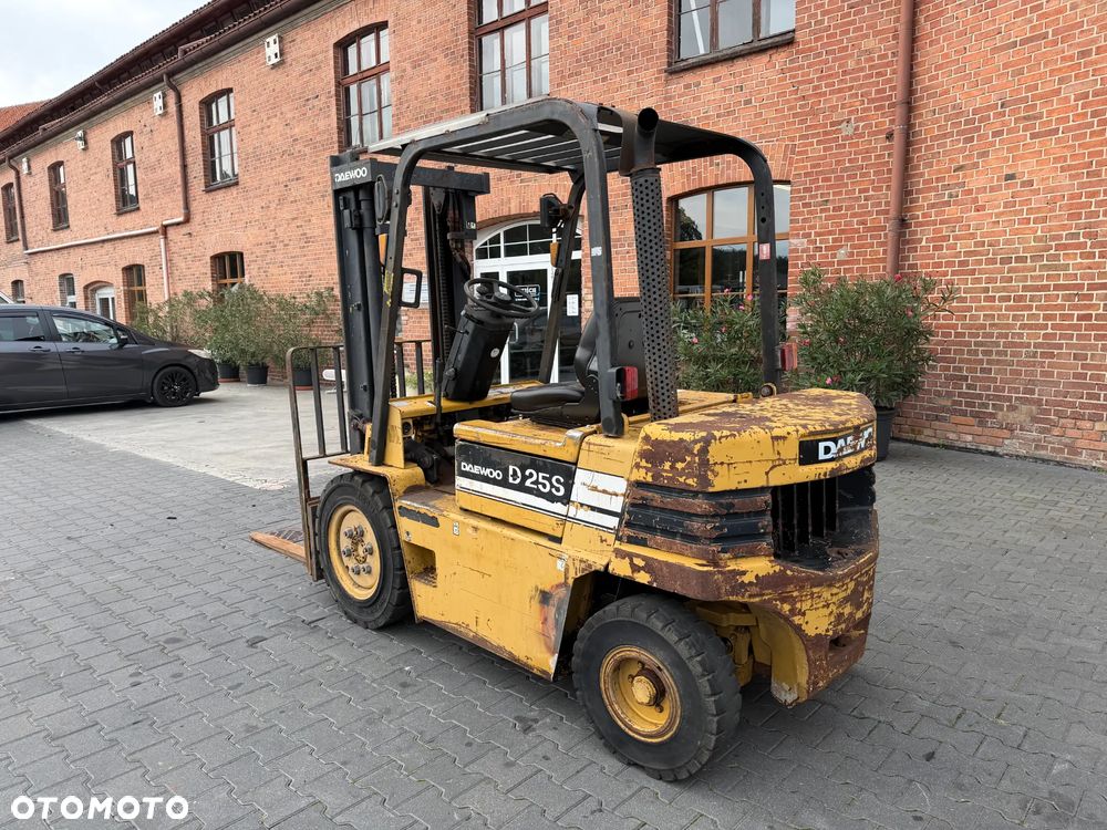Daewoo D25S-2 - 3
