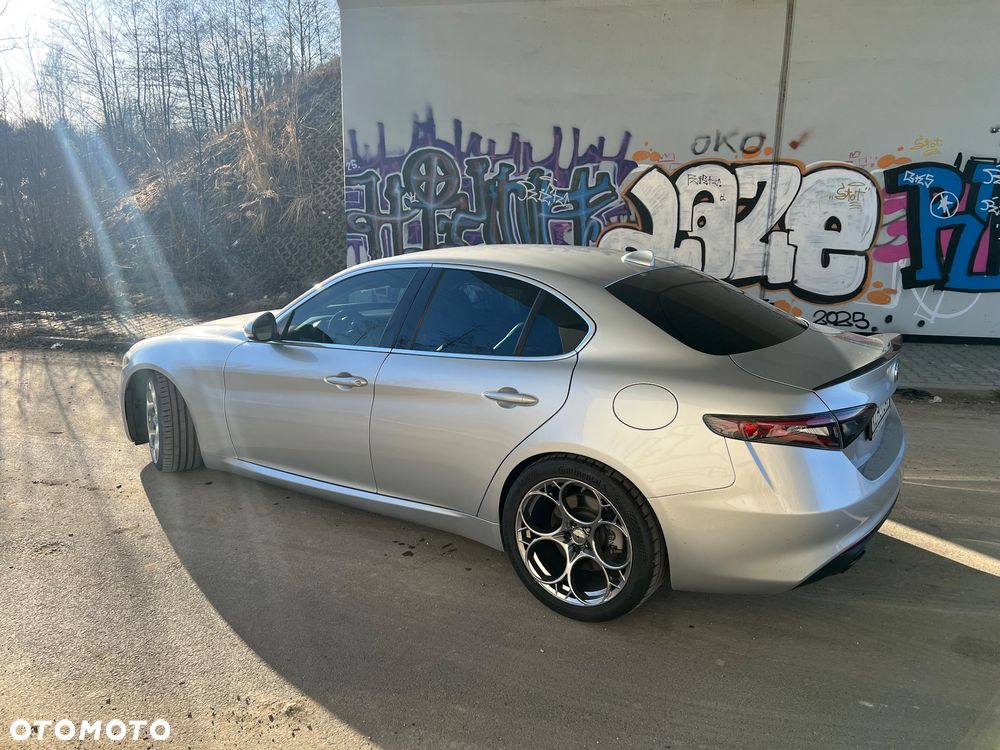 Alfa Romeo Giulia 2.0 Turbo 16V AT8 Veloce Ti - 12