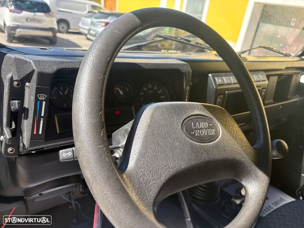 Land Rover Defender 90 2.5 Td5 E - 34
