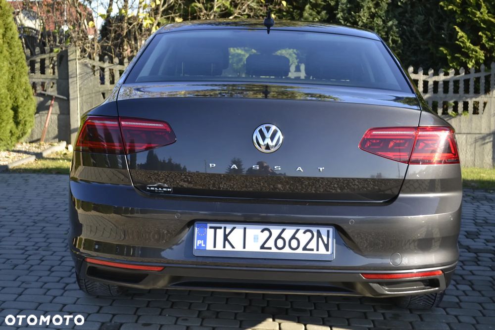 Volkswagen Passat 2.0 TSI Business DSG - 17