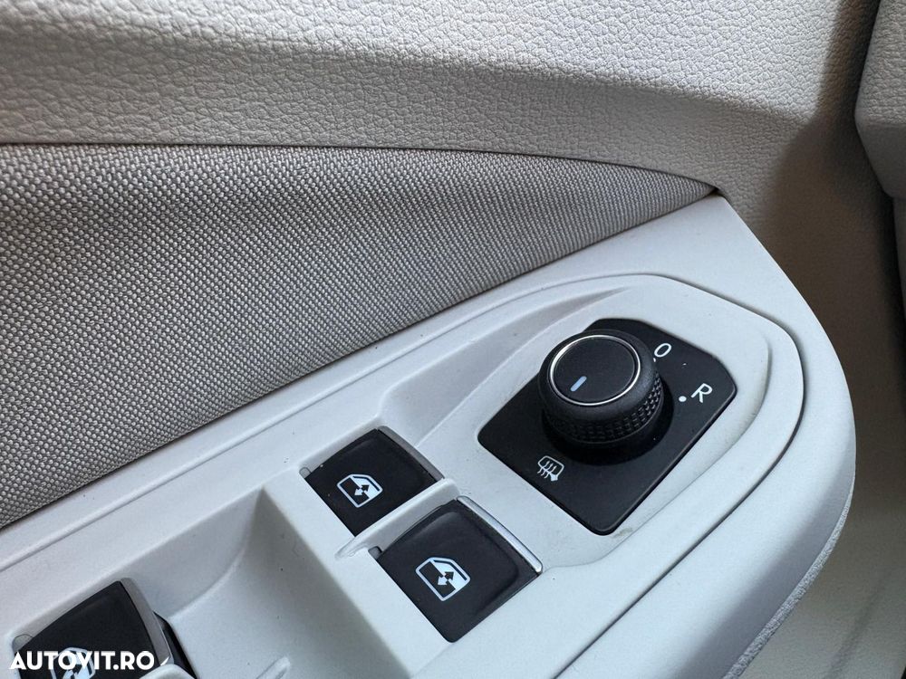 Volkswagen Golf - 23