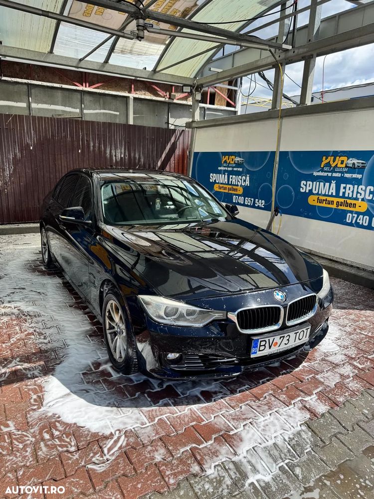 BMW Seria 3 320i Aut. - 1